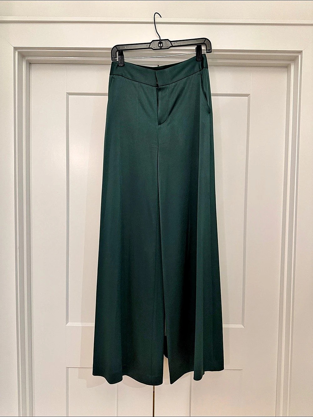 Alice + Olivia Dylan Satin Wide Leg Pants Green - Worn once